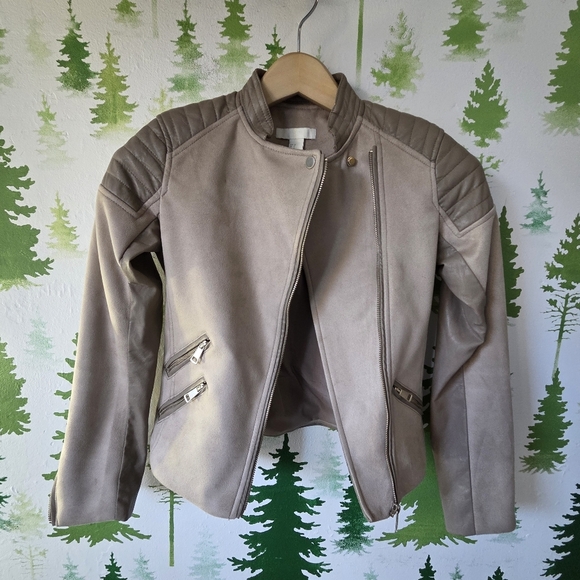 Stylish H&M Faux Leather Tan Women's Jacket - Picture 2 of 10